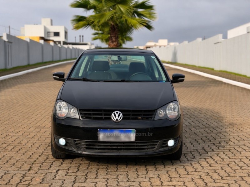 POLO SEDAN 1.6 MI COMFORTLINE 8V FLEX 4P MANUAL - 2014 - LAJEADO