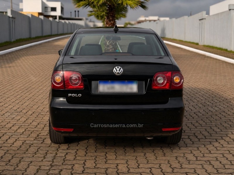 POLO SEDAN 1.6 MI COMFORTLINE 8V FLEX 4P MANUAL - 2014 - LAJEADO