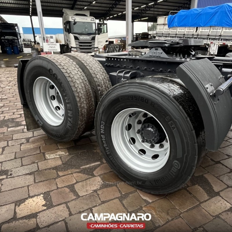 FH 440 6X2 - 2010 - VACARIA