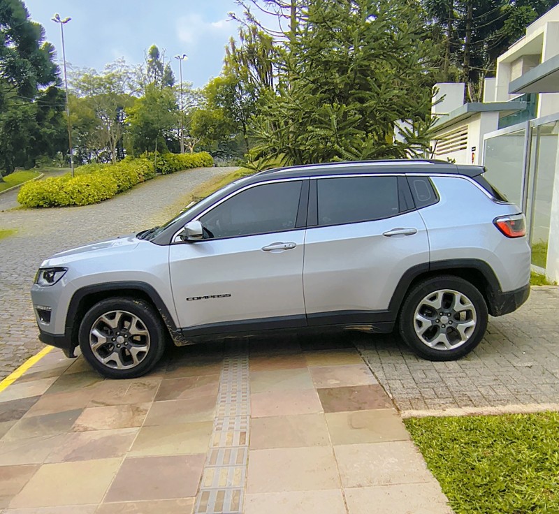 COMPASS 2.0 16V FLEX LIMITED AUTOMÁTICO - 2018 - FARROUPILHA