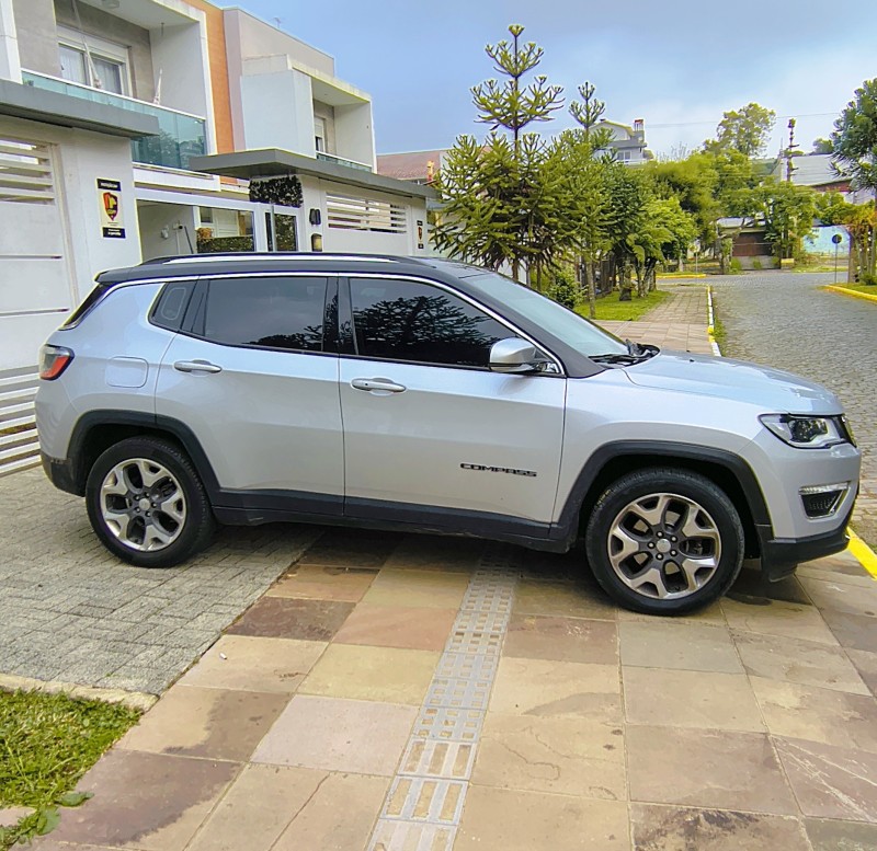 COMPASS 2.0 16V FLEX LIMITED AUTOMÁTICO - 2018 - FARROUPILHA