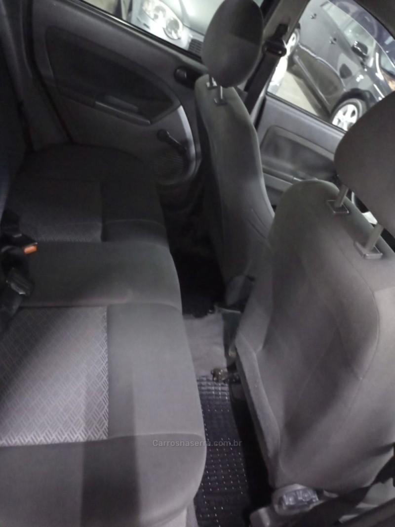 FIESTA 1.6 MPI SEDAN 8V FLEX 4P MANUAL - 2006 - BENTO GONçALVES