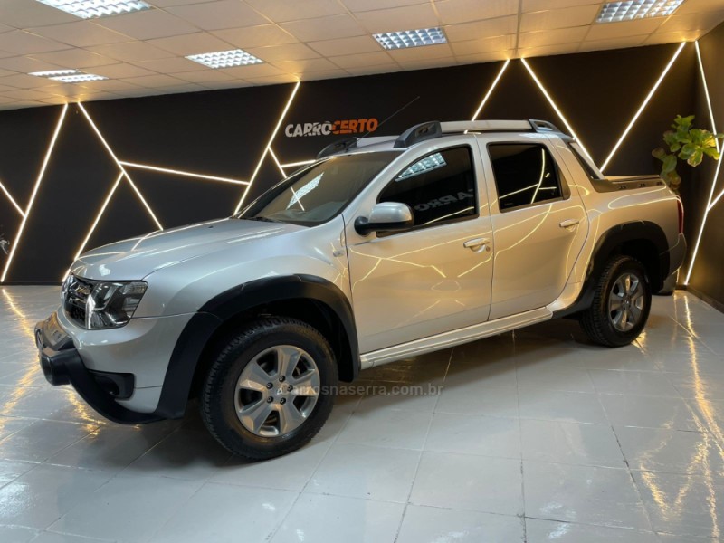 DUSTER OROCH 2.0 16V FLEX DYNAMIQUE 4P MANUAL - 2016 - NOVO HAMBURGO