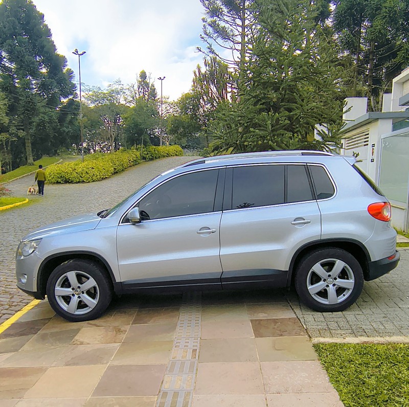 TIGUAN 2.0 FSI 16V TURBO GASOLINA 4P TIPTRONIC - 2011 - FARROUPILHA