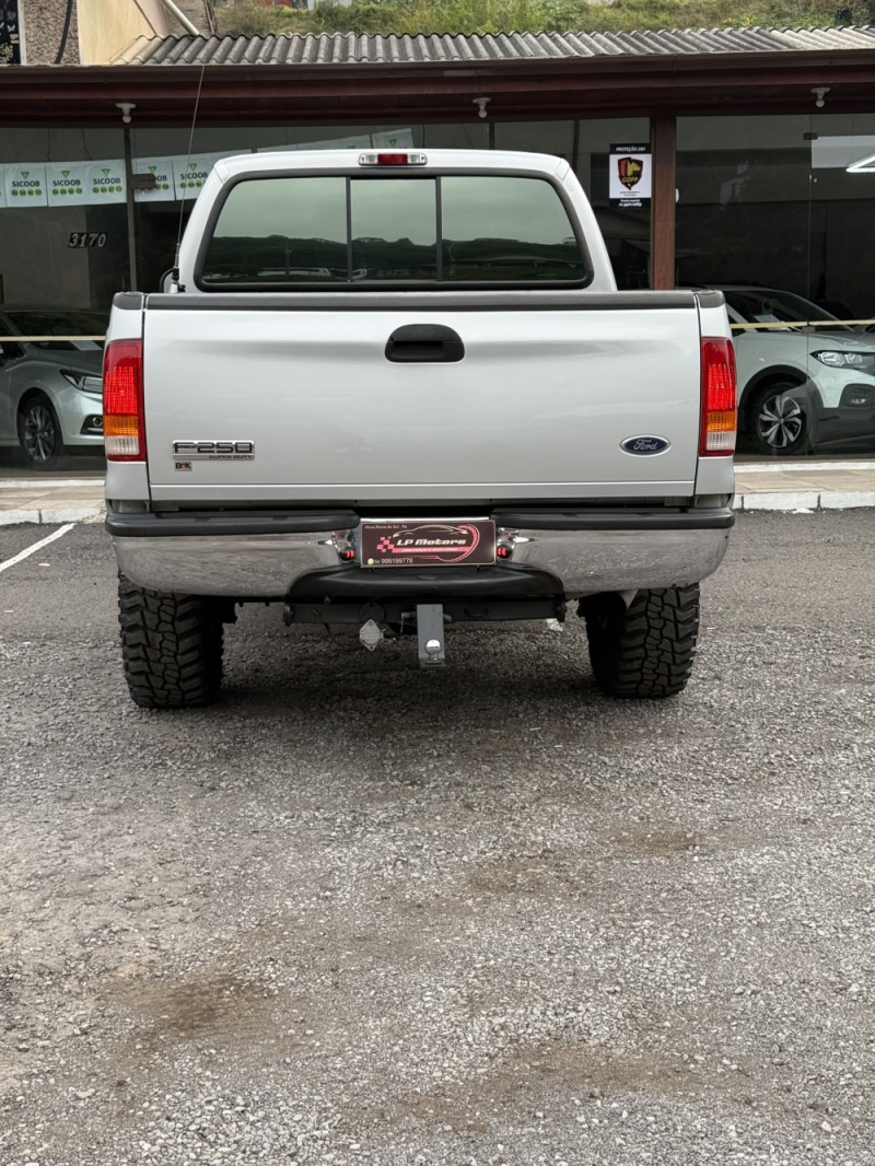 F-250 3.9 XLT MAX POWER 4X4 CD DIESEL 4P MANUAL - 2009 - FARROUPILHA