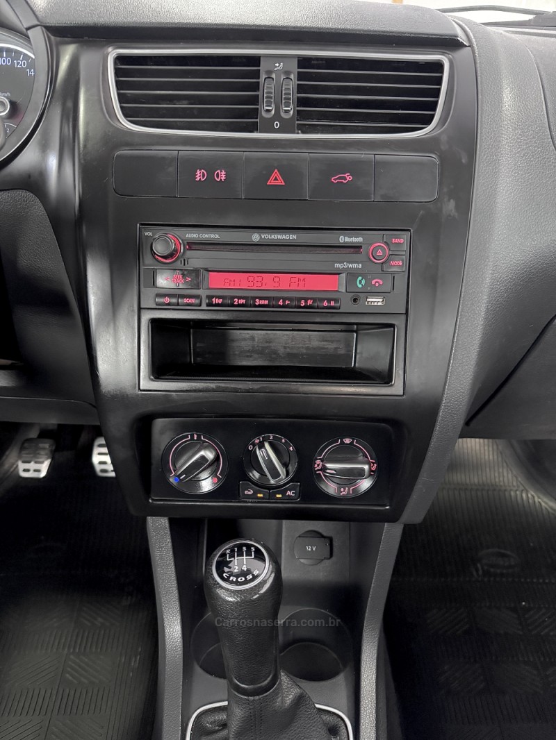 CROSSFOX 1.6 MI FLEX 8V 4P MANUAL - 2011 - VILA FLORES