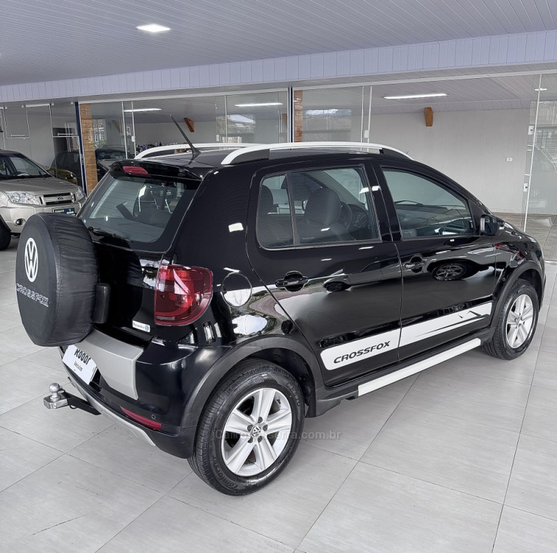 CROSSFOX 1.6 MI FLEX 8V 4P MANUAL - 2011 - VILA FLORES