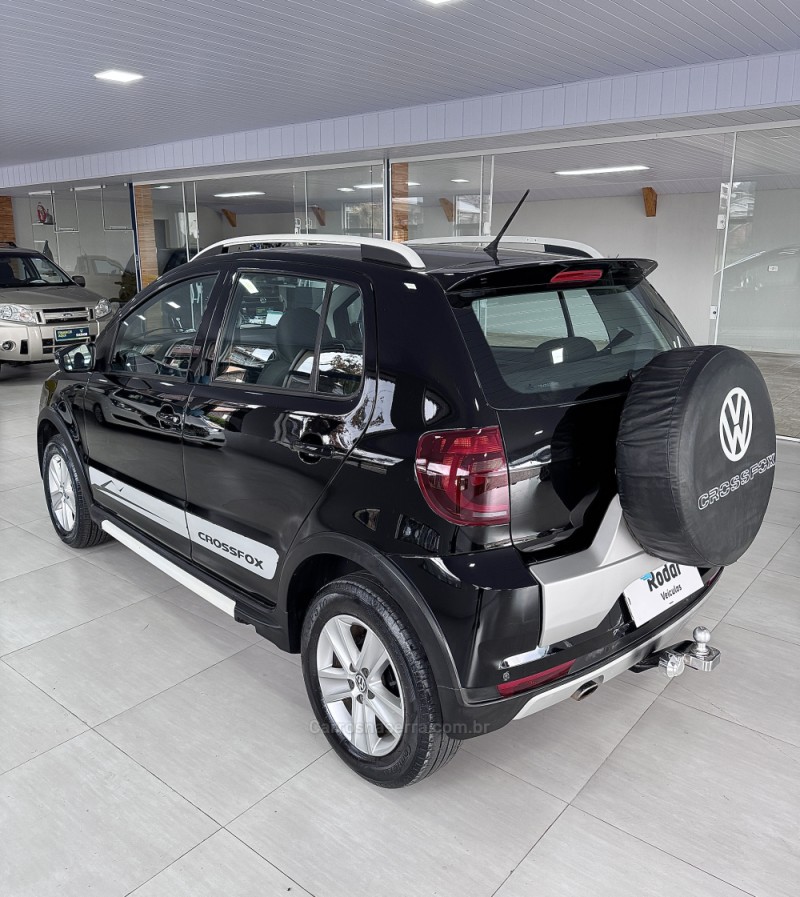 CROSSFOX 1.6 MI FLEX 8V 4P MANUAL - 2011 - VILA FLORES