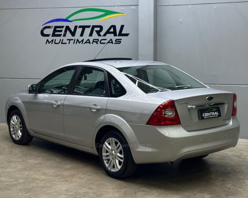 FOCUS 2.0 GHIA SEDAN 16V FLEX 4P AUTOMÁTICO - 2010 - VACARIA