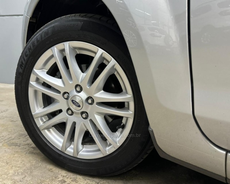 FOCUS 2.0 GHIA SEDAN 16V FLEX 4P AUTOMÁTICO - 2010 - VACARIA