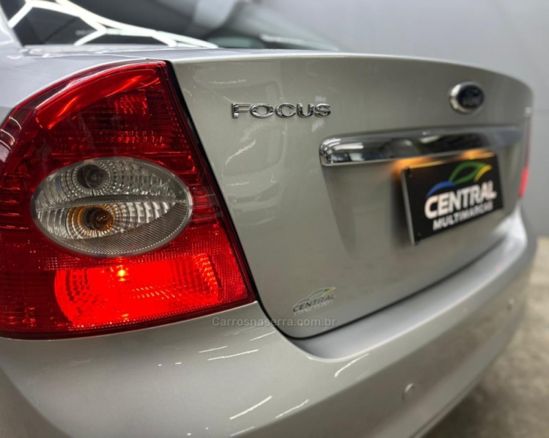 FOCUS 2.0 GHIA SEDAN 16V FLEX 4P AUTOMÁTICO - 2010 - VACARIA