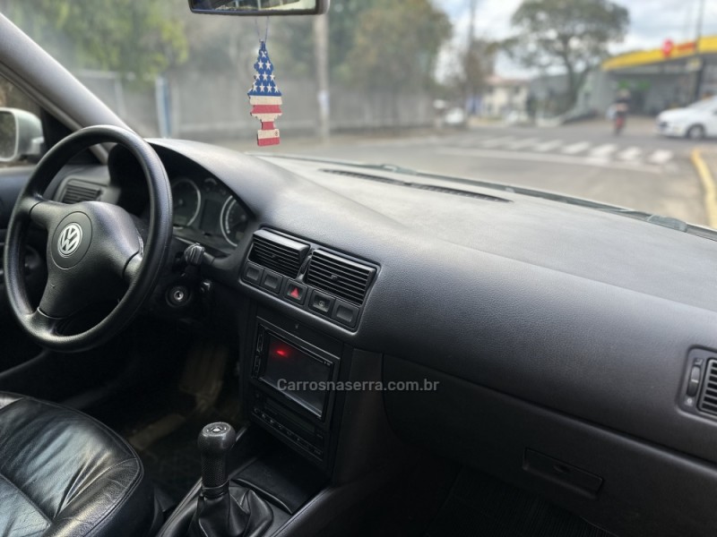 GOLF 1.6 MI GENERATION 8V GASOLINA 4P MANUAL - 2006 - PAROBé