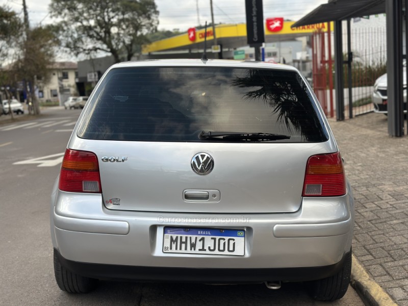 GOLF 1.6 MI GENERATION 8V GASOLINA 4P MANUAL - 2006 - PAROBé
