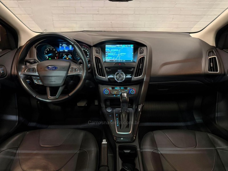 FOCUS 2.0 TITANIUM PLUS HATCH 16V FLEX 4P AUTO - 2016 - CAXIAS DO SUL