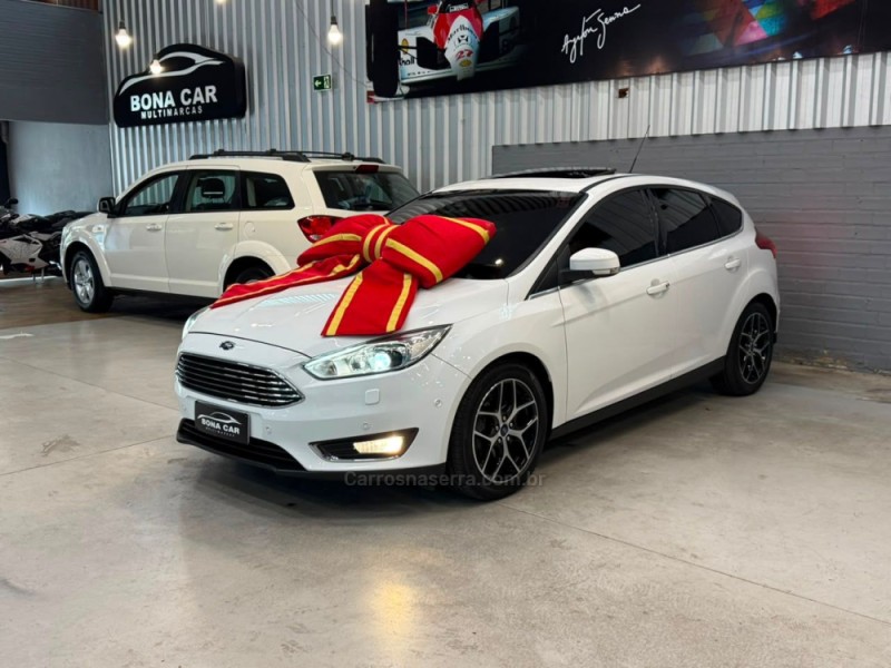 focus 2.0 titanium plus hatch 16v flex 4p auto 2016 caxias do sul