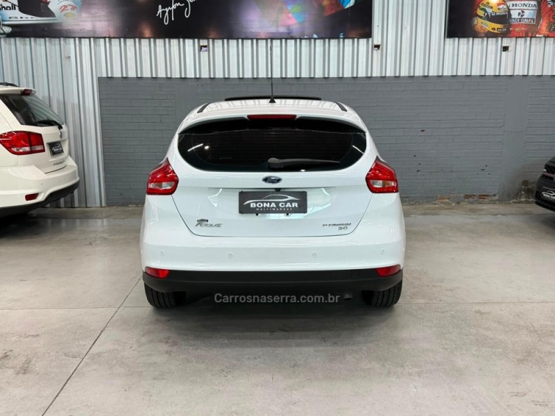 FOCUS 2.0 TITANIUM PLUS HATCH 16V FLEX 4P AUTO - 2016 - CAXIAS DO SUL