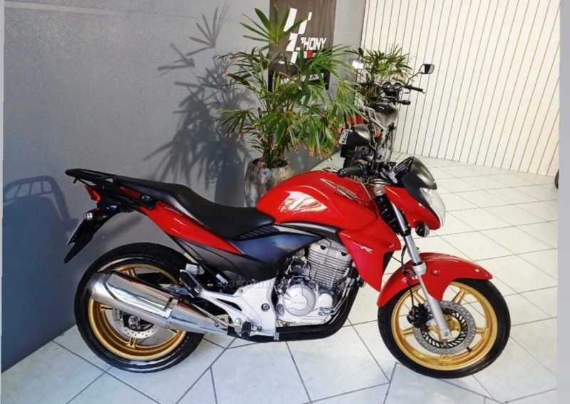 cb 300r  2015 caxias do sul