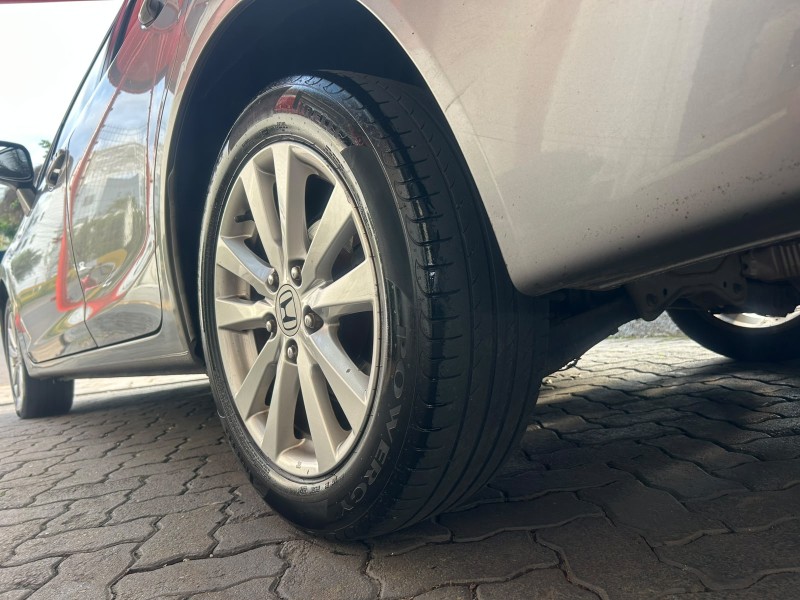 CIVIC 2.0 LXR 16V FLEX 4P AUTOMÁTICO - 2014 - TRêS COROAS