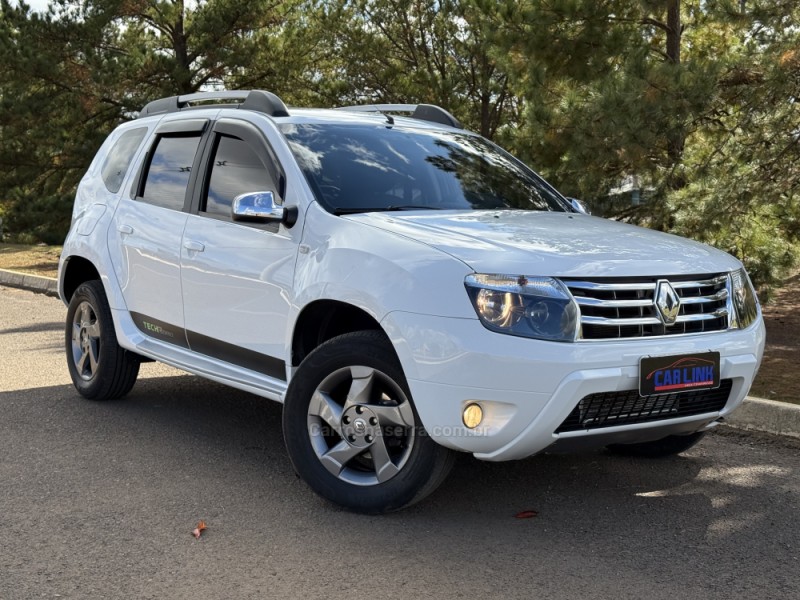 DUSTER 1.6 DYNAMIQUE 4X2 16V FLEX 4P MANUAL - 2014 - VACARIA