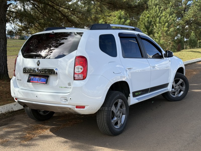 DUSTER 1.6 DYNAMIQUE 4X2 16V FLEX 4P MANUAL - 2014 - VACARIA