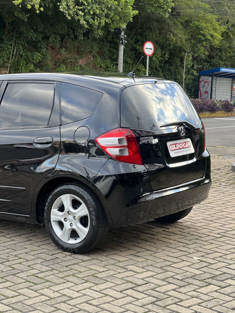 FIT 1.4 LX 16V FLEX 4P MANUAL - 2011 - CAMPO BOM