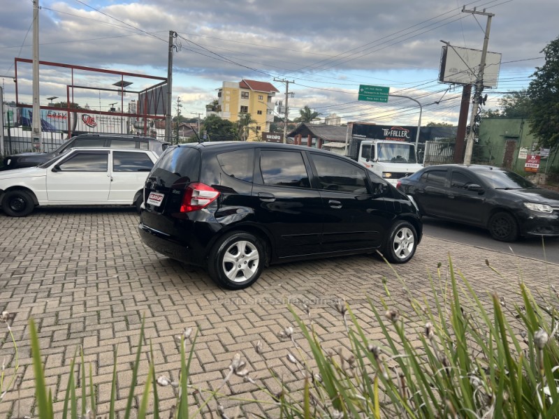 FIT 1.4 LX 16V FLEX 4P MANUAL - 2011 - CAMPO BOM