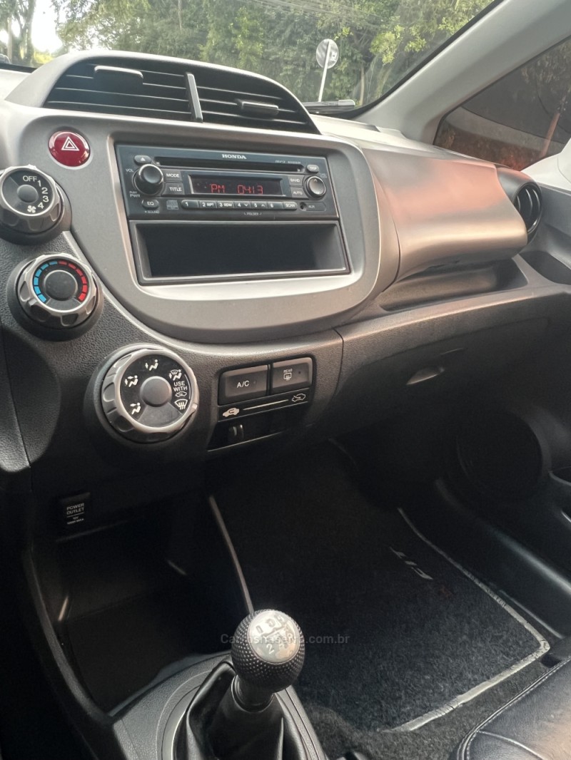 FIT 1.4 LX 16V FLEX 4P MANUAL - 2011 - CAMPO BOM