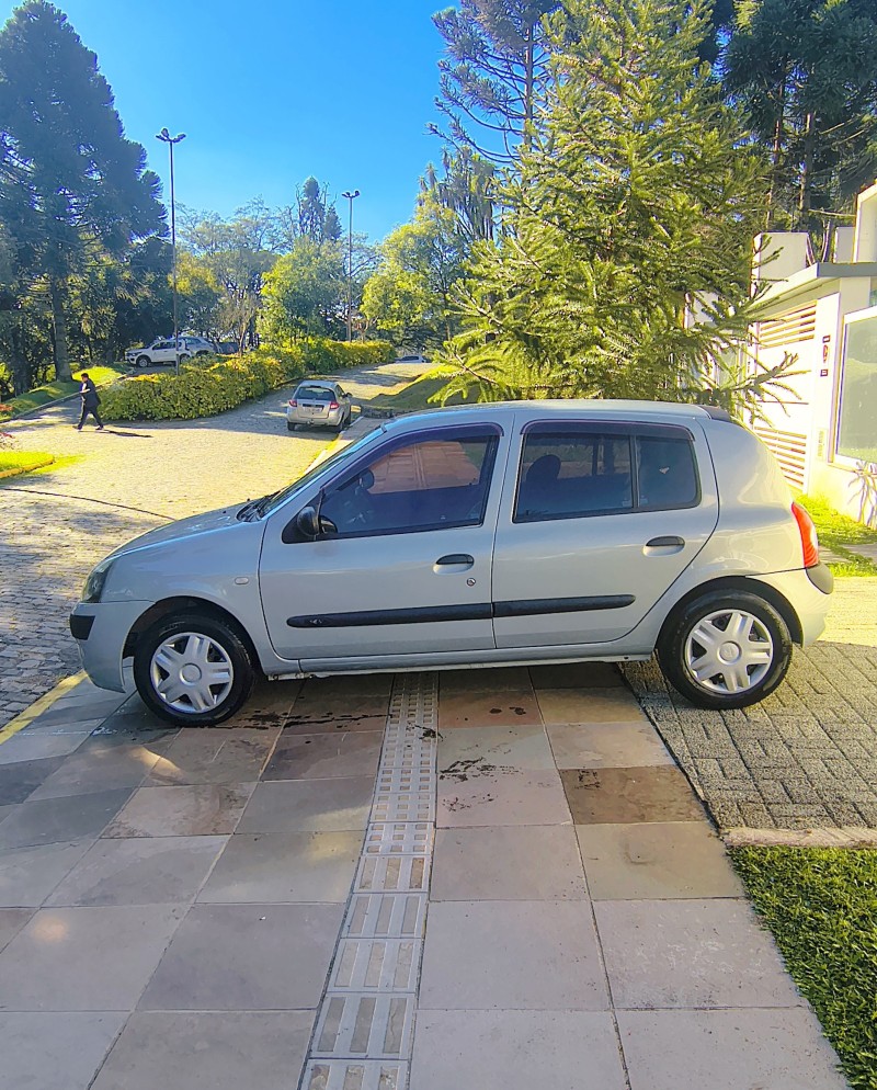 CLIO 1.0 EXPRESSION 16V FLEX 4P MANUAL - 2003 - FARROUPILHA