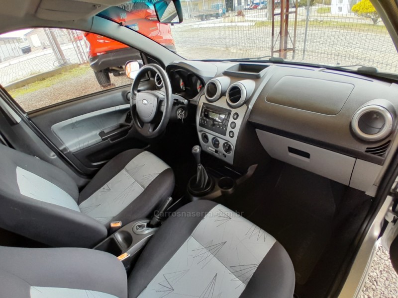 FIESTA 1.6 MPI 8V GASOLINA 4P MANUAL - 2008 - VERANóPOLIS