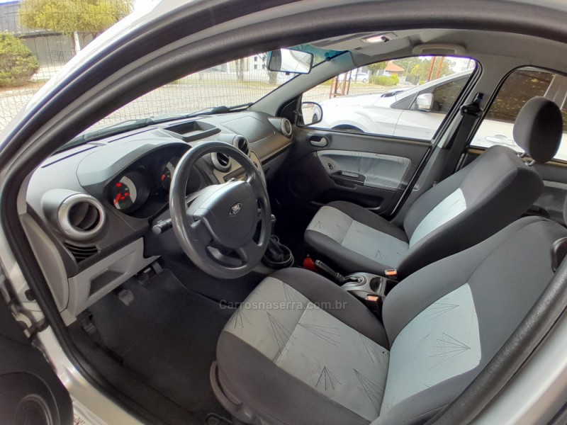 FIESTA 1.6 MPI 8V GASOLINA 4P MANUAL - 2008 - VERANóPOLIS