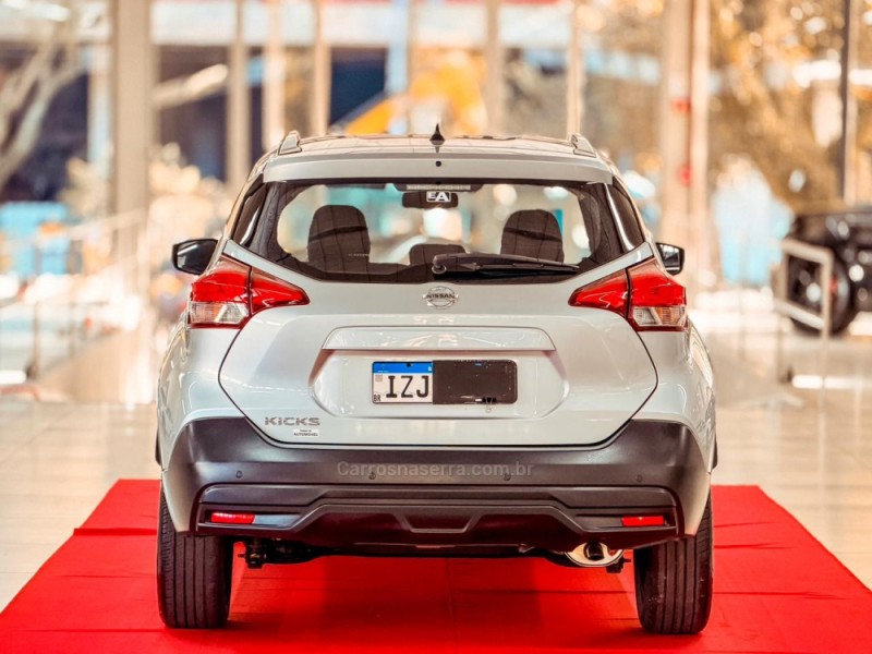 KICKS 1.6 16V FLEX S 4P MANUAL - 2020 - NOVA PRATA