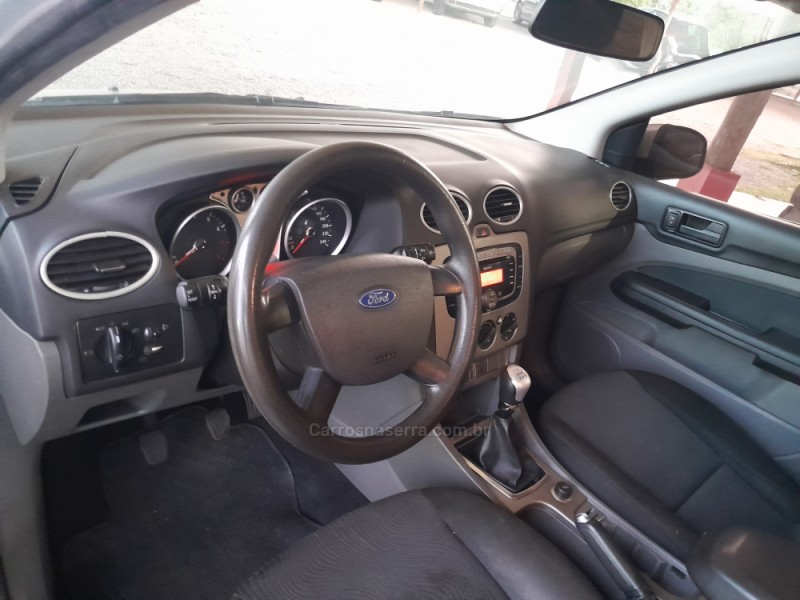 FOCUS 2.0 FC 16V GASOLINA 4P MANUAL - 2009 - VERANóPOLIS