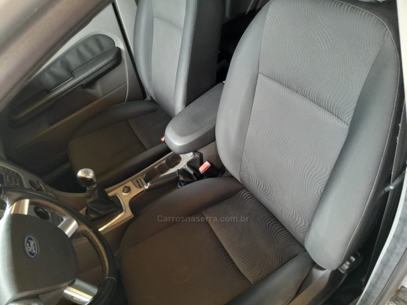 FOCUS 1.6 S 16V FLEX 4P MANUAL - 2013 - VERANóPOLIS