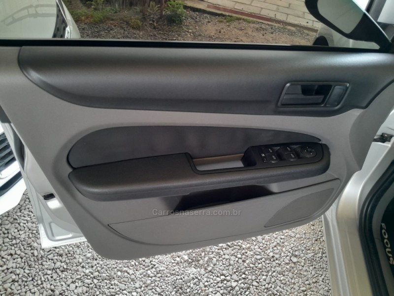 FOCUS 1.6 S 16V FLEX 4P MANUAL - 2013 - VERANóPOLIS