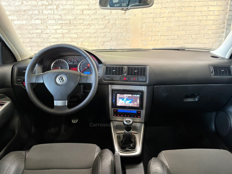 GOLF 1.6 MI TECH 8V FLEX 4P MANUAL - 2009 - CAXIAS DO SUL