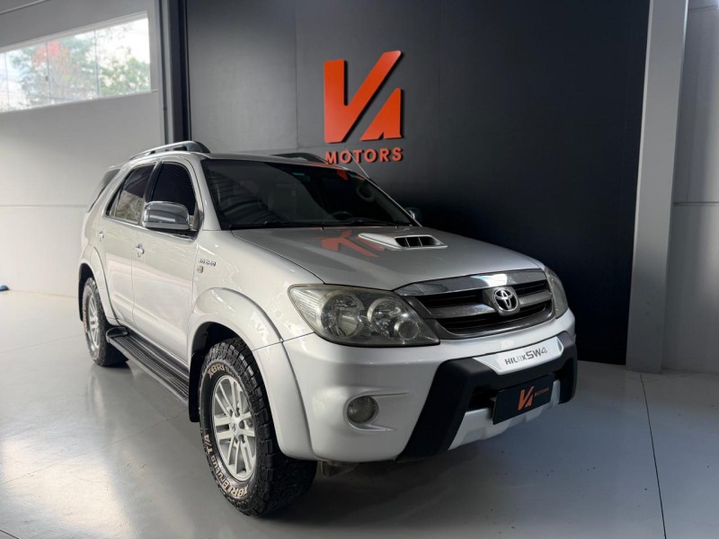 HILUX SW4 3.0 SRV 4X4 16V TURBO INTERCOOLER DIESEL 4P AUTOMÁTICO - 2006 - CARLOS BARBOSA
