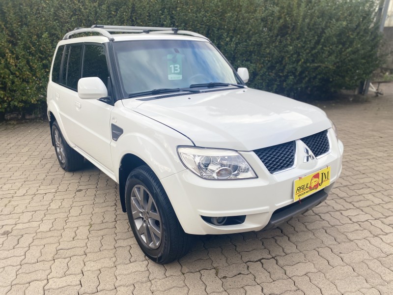 PAJERO TR4 2.0 4X2 16V 140CV FLEX 4P MANUAL - 2013 - CAXIAS DO SUL
