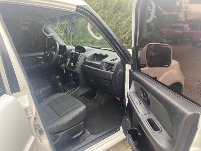 PAJERO TR4 2.0 4X2 16V 140CV FLEX 4P MANUAL - 2013 - CAXIAS DO SUL