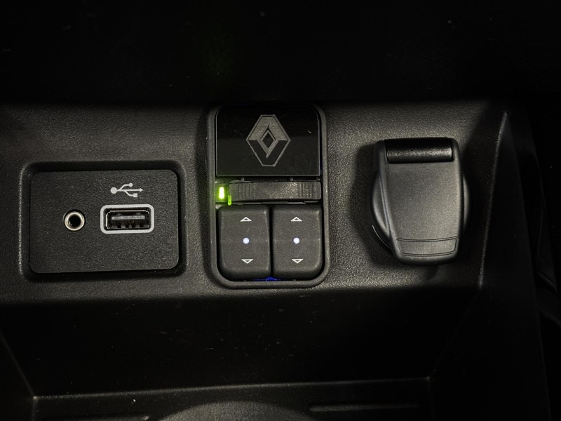 KWID 1.0 12V SCE FLEX INTENSE MANUAL - 2025 - FARROUPILHA