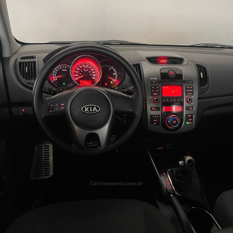 CERATO 1.6 EX SEDAN 16V GASOLINA 4P AUTOMÁTICO - 2011 - PORTãO