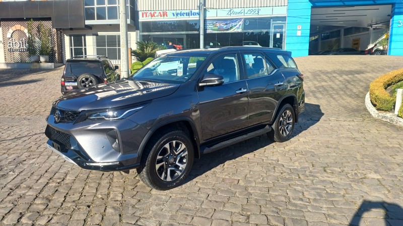 HILUX SW4 2.8 4X4 SRX PLATINUM TURBO DIESEL 4P AUTOMÁTICO - 2026 - FLORES DA CUNHA
