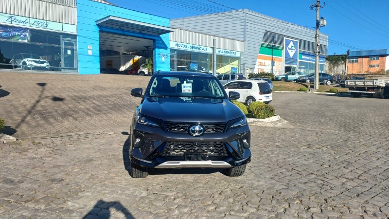 HILUX SW4 2.8 4X4 SRX PLATINUM TURBO DIESEL 4P AUTOMÁTICO - 2026 - FLORES DA CUNHA