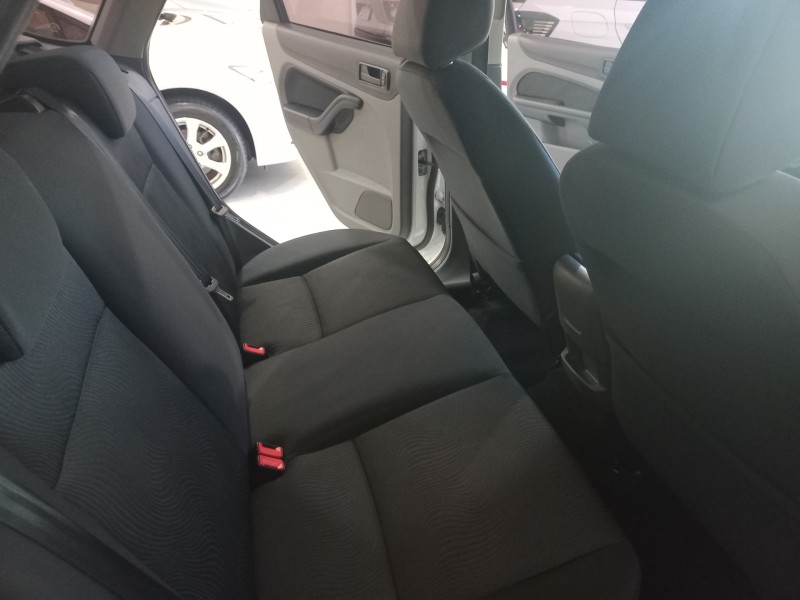 FOCUS 1.6 GLX 16V FLEX 4P MANUAL - 2013 - BENTO GONçALVES