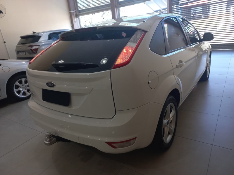 FOCUS 1.6 GLX 16V FLEX 4P MANUAL - 2013 - BENTO GONçALVES