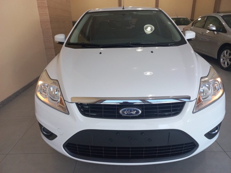 FOCUS 1.6 GLX 16V FLEX 4P MANUAL - 2013 - BENTO GONçALVES