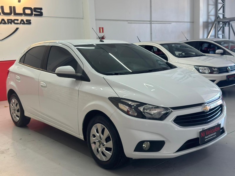 ONIX 1.4 MPFI LT 8V FLEX 4P MANUAL - 2017 - CAXIAS DO SUL