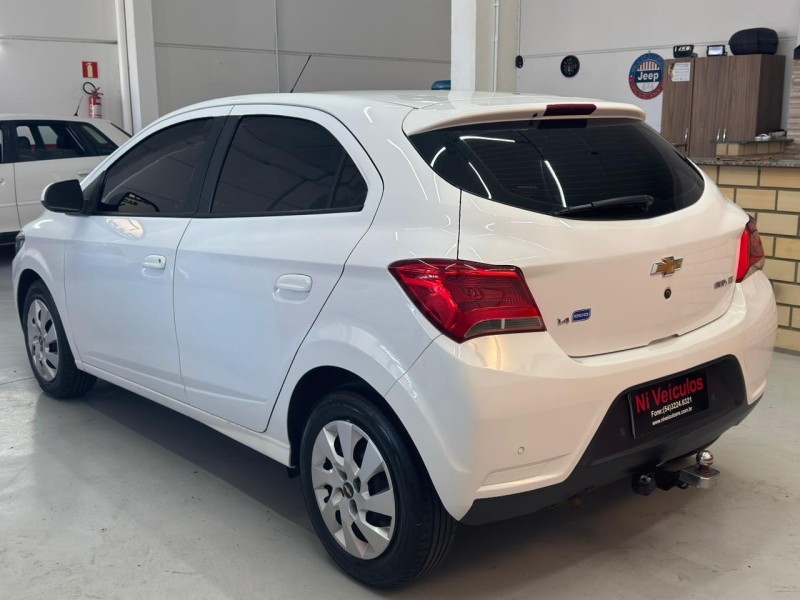 ONIX 1.4 MPFI LT 8V FLEX 4P MANUAL - 2017 - CAXIAS DO SUL