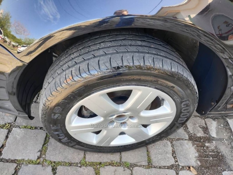 BORA 2.0 MI 8V GASOLINA 4P MANUAL - 2009 - GUAPORé