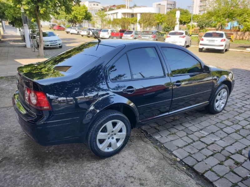 BORA 2.0 MI 8V GASOLINA 4P MANUAL - 2009 - GUAPORé