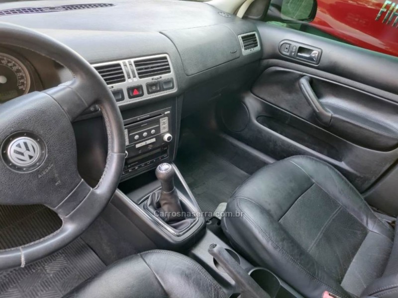 BORA 2.0 MI 8V GASOLINA 4P MANUAL - 2009 - GUAPORé